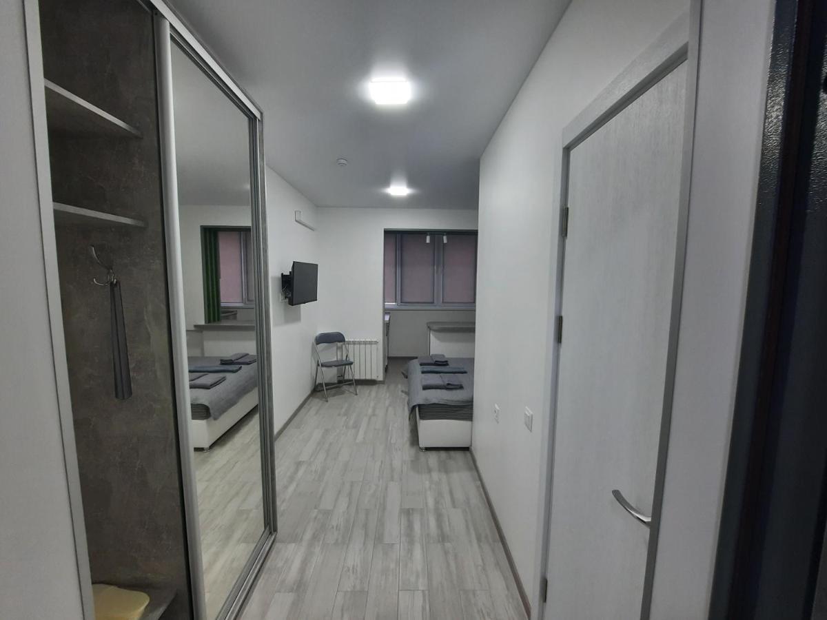 Посуточно Мини-Студия Метро Минская Киев Exterior foto